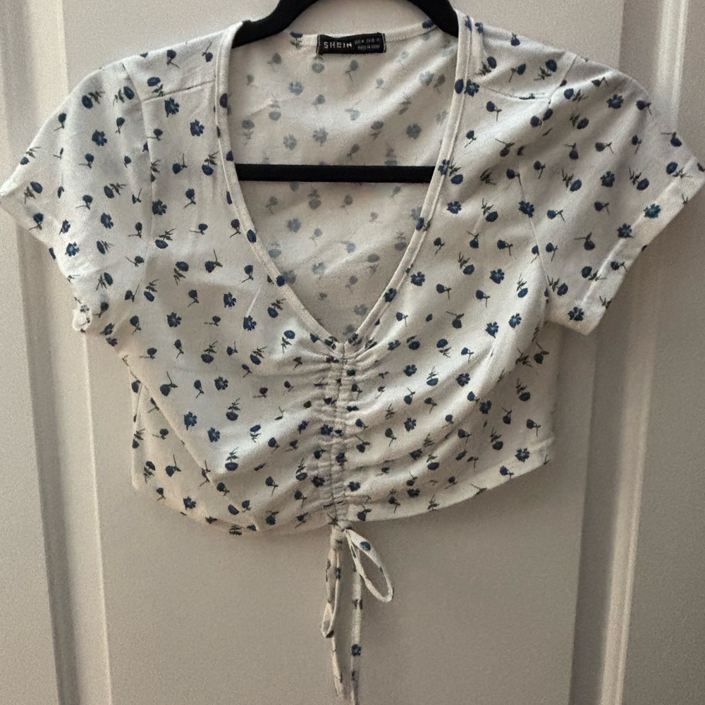 SHEIN Blue Floral Ruched Crop Top